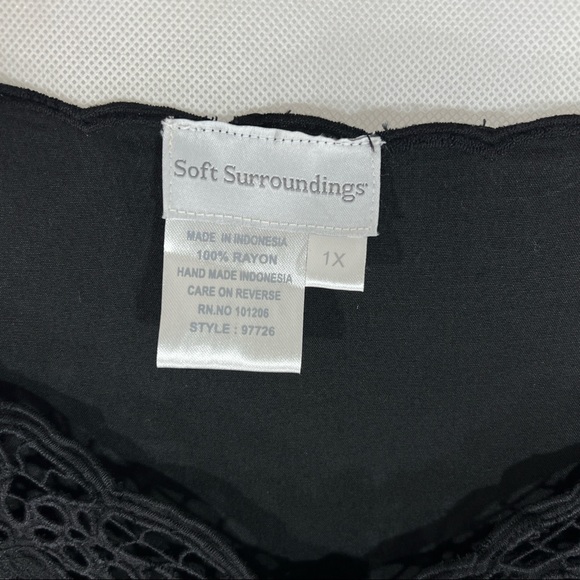 Soft Surroundings 1x Rayon Eyelet Top - Picture 5 of 8